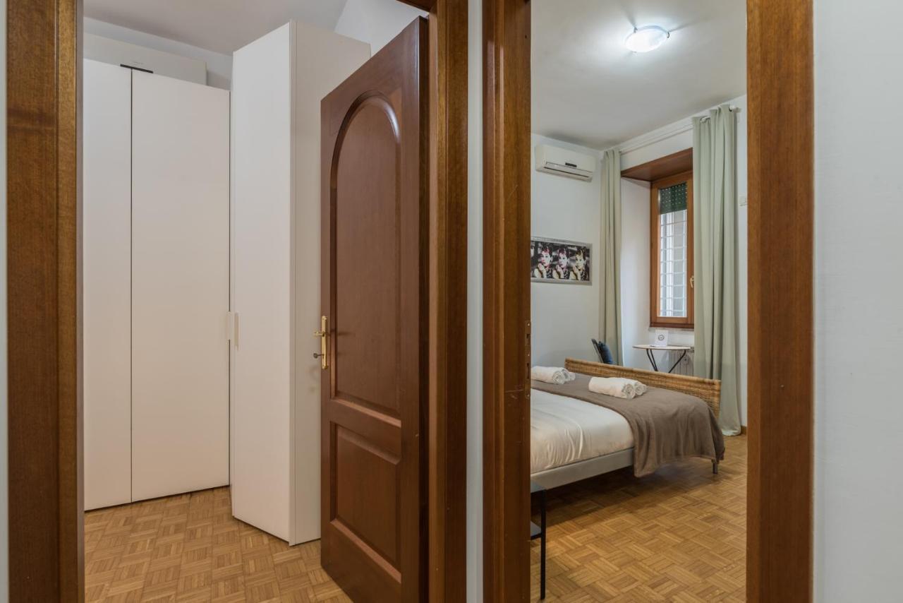 Largo Leopardi Apartment