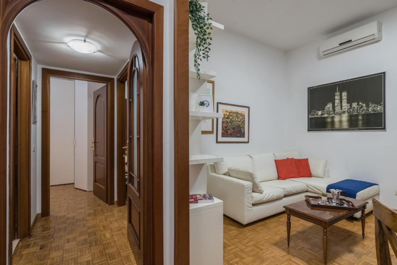 Largo Leopardi Apartment